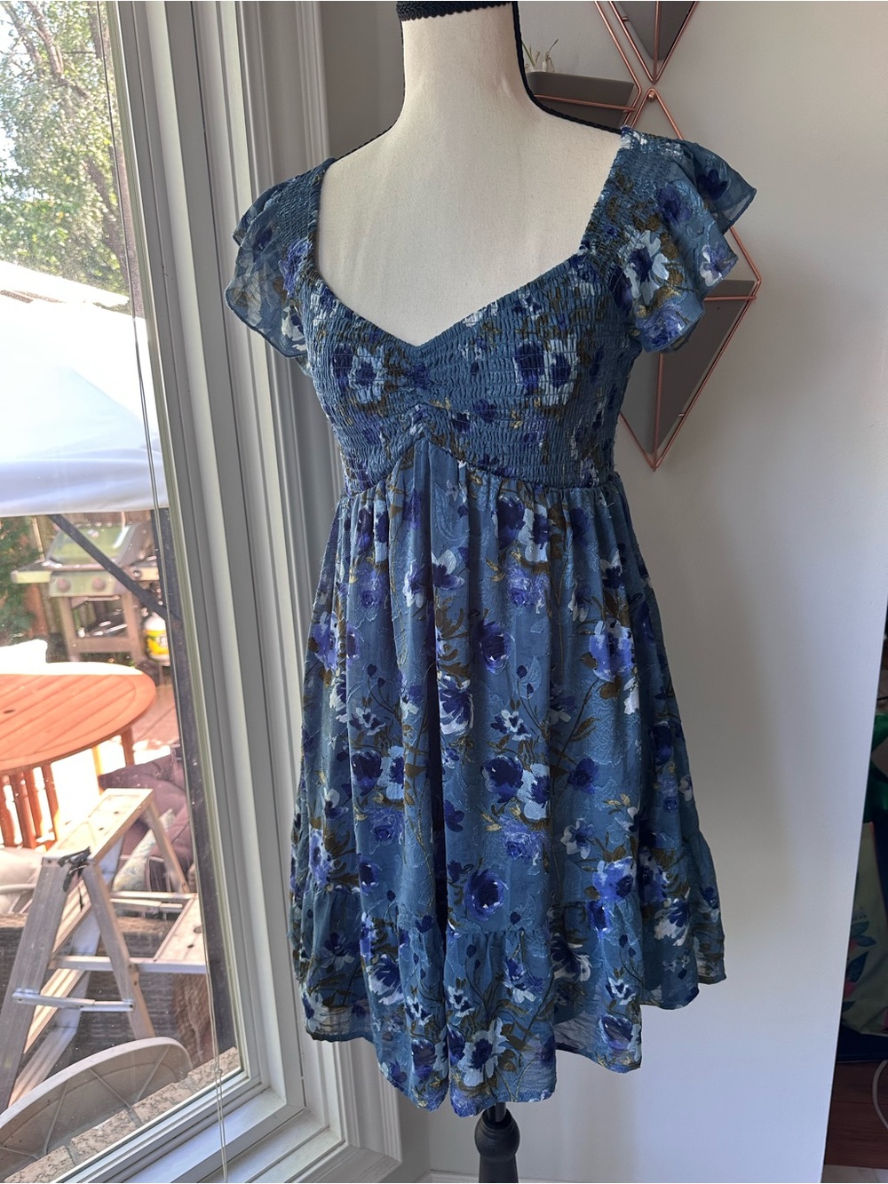 THIRTY Blue Smocked Babydoll Mini Dress Floral Flutter-sleeve Ruffled Sz Medium
